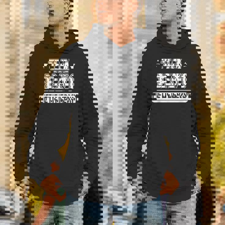 チーム ブラボ 生涯会員 面白い 家族 姓 パーカー