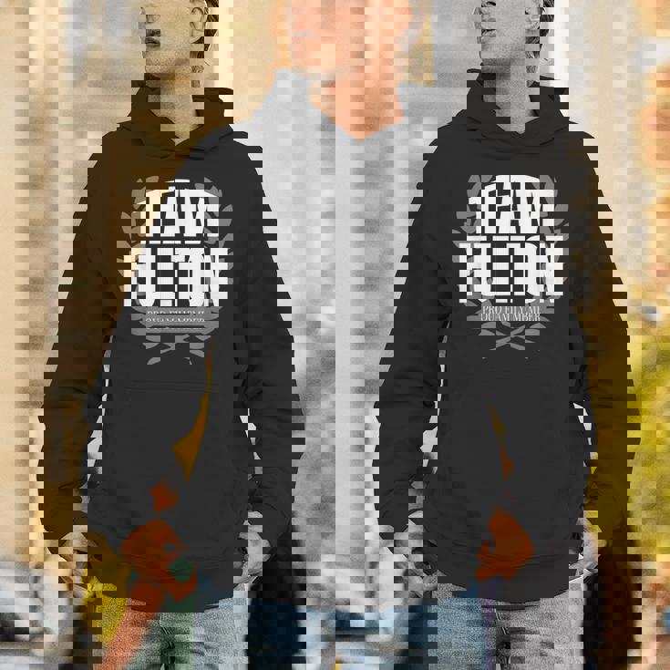 チームフルトンプラウドファミリーメンバーフルトン パーカー