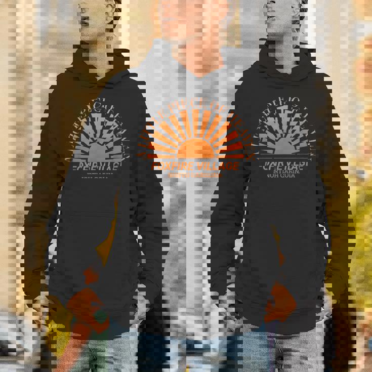 フォックスファイアービレッジノースカロライナアリトルピースオブヘブン パーカー