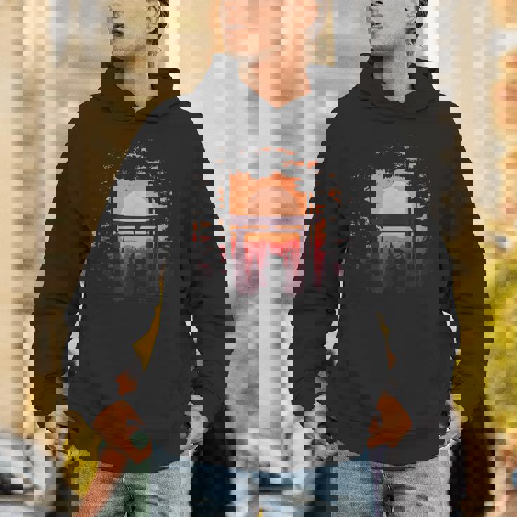 伝統的な日本の侍 日没と鳥居 Hoodie