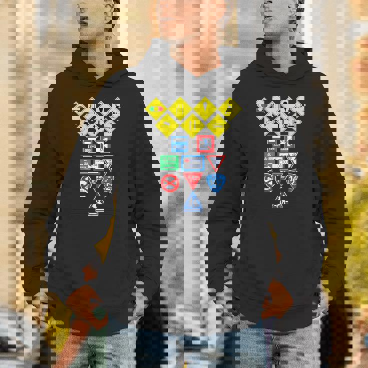 日本の道路標識、日本の交通警告シンボルグラフィック。 パーカー