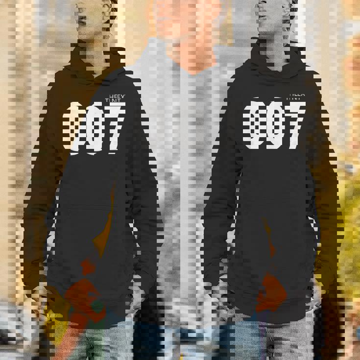 次回の007 パーカー