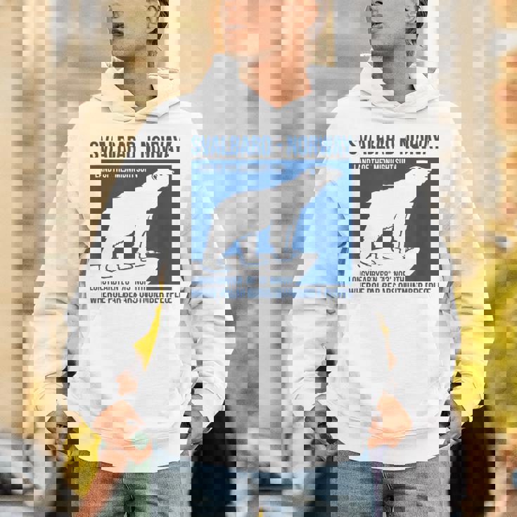 Svalbard ノルウェー ポーラーベア ロングイヤービーン スピッツベルゲン オーロラ パーカー