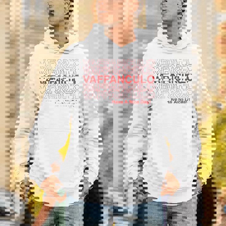 面白いvaffanculoデザイン イタリア語で素敵な一日を。 Hoodie
