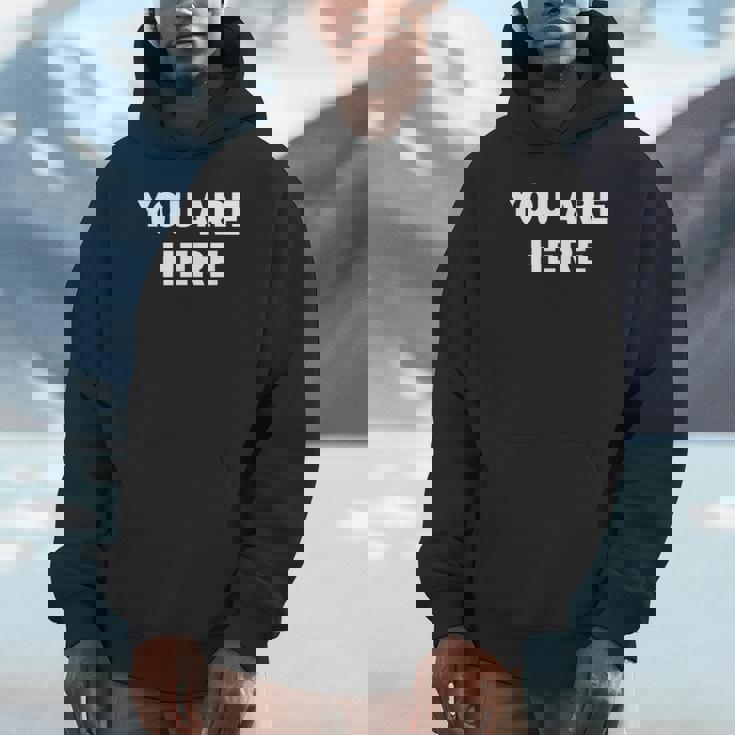 Cool You Are Here トレンディでシンプルな言葉のデザイン パーカー