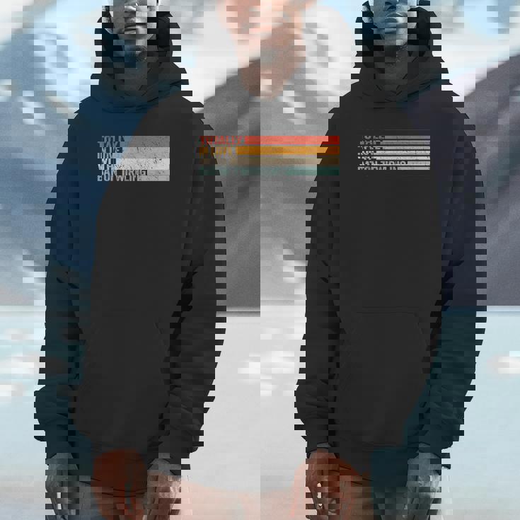 バトントワリングのレトロなバトントワーラーに完全に恋をしています。 パーカー