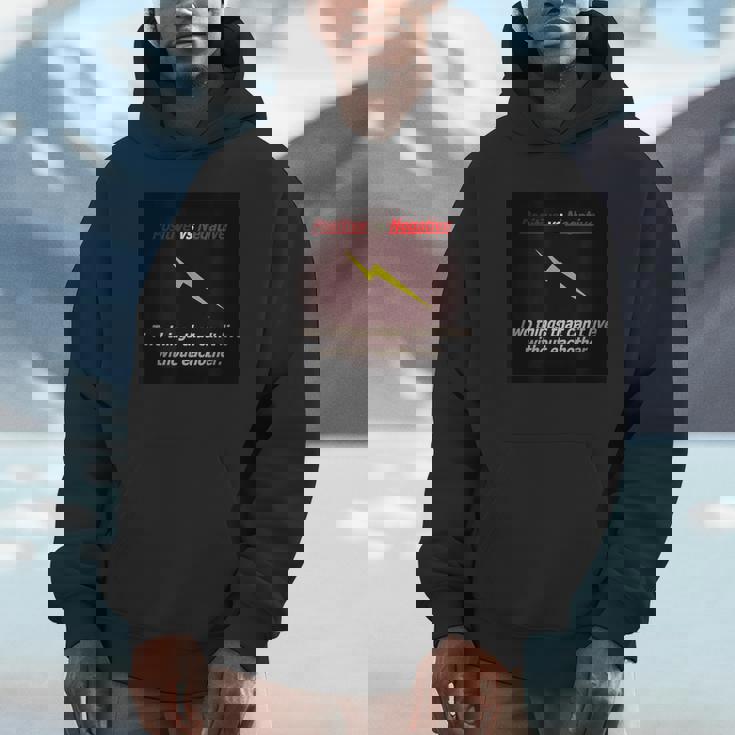 ポジティブ対ネガティブ Hoodie