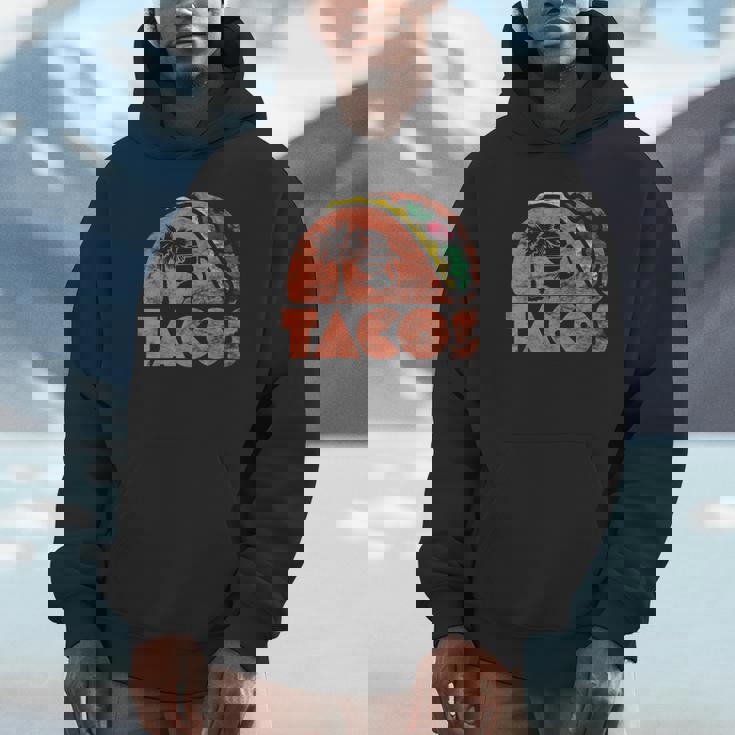 ヴィンテージタコスレトロビーチスタイル。 Hoodie