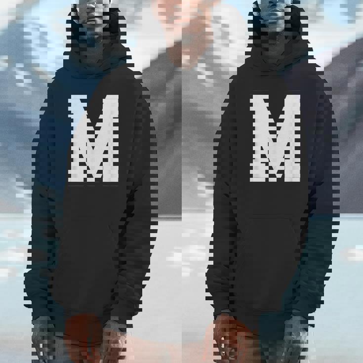 大文字 M アルファベットモノグラム イニシャル Hoodie