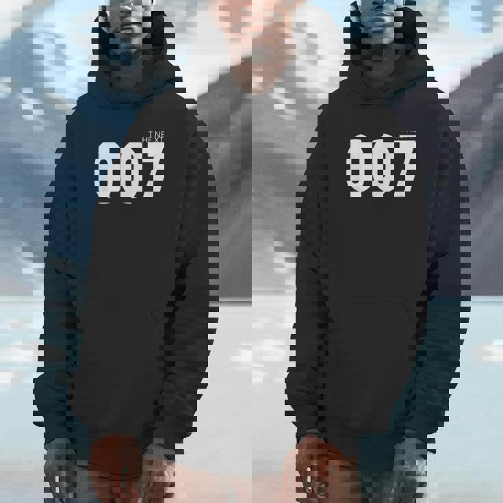 次回の007 パーカー