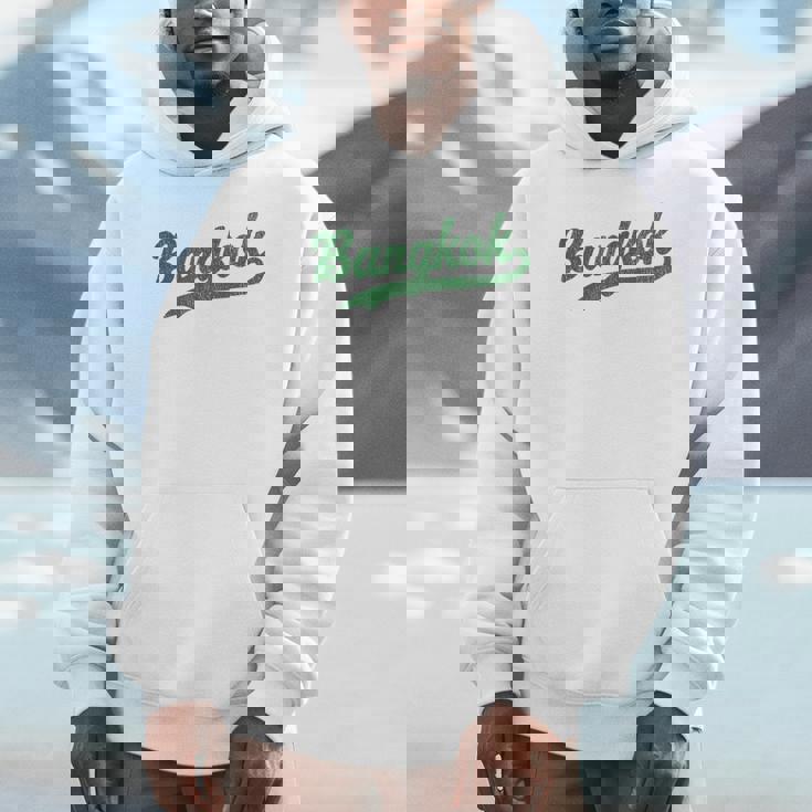 タイのバンコクビンテージスポーツグラフィック。 パーカー