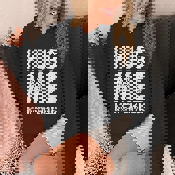 Hug Me I'm Famous ファニーハガー パーカー