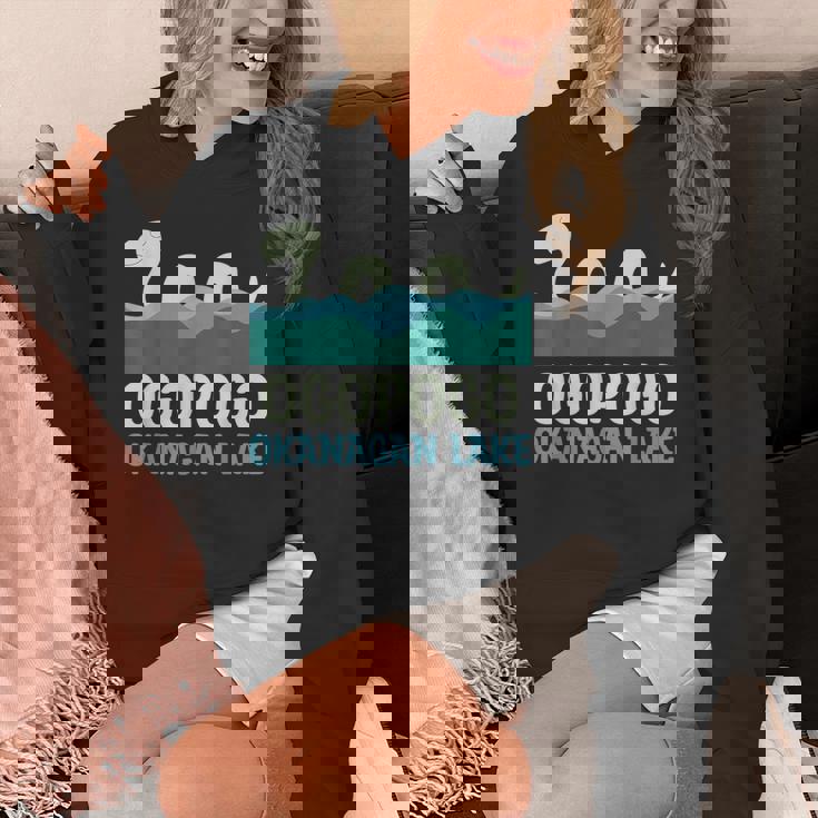 Ogopogo オカナガン湖 怪獣 生き物 かわいい かわいい クリプティッド パーカー