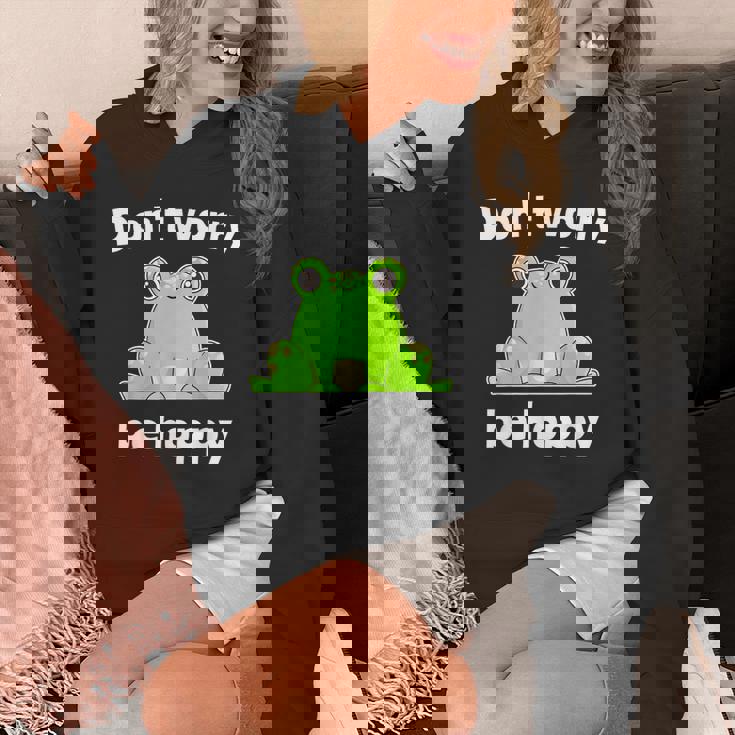 カエルのモチーフ面白いカエルのことわざは私にキスします Frog Motif Frogs Worry Hoppy パーカー