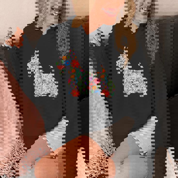 スコティッシュテリア水彩フラワーデザイン。 パーカー