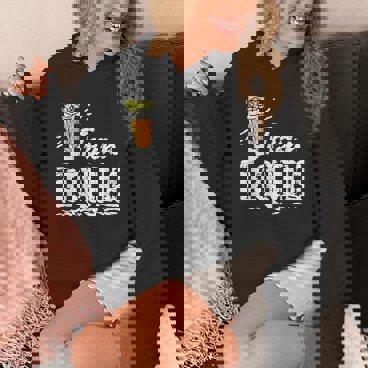 チーム・テキーラ・アイ・メキシカン・バー・アルコール・テキーラ・パーティー パーカー