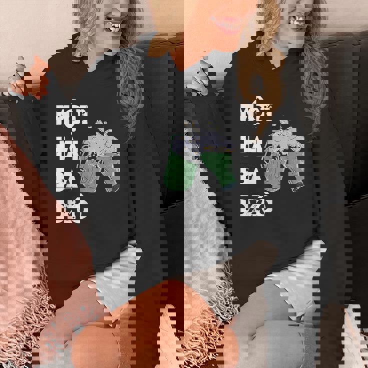 ベトナム ベトナム人 ベトナム語 モット・ハイ・バ・ドゾ ワン・ツー・スリー・チアーズ Hoodie