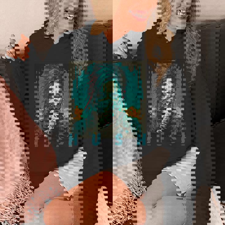 未来的なデザインを見せるサイバーパンクガール Hoodie