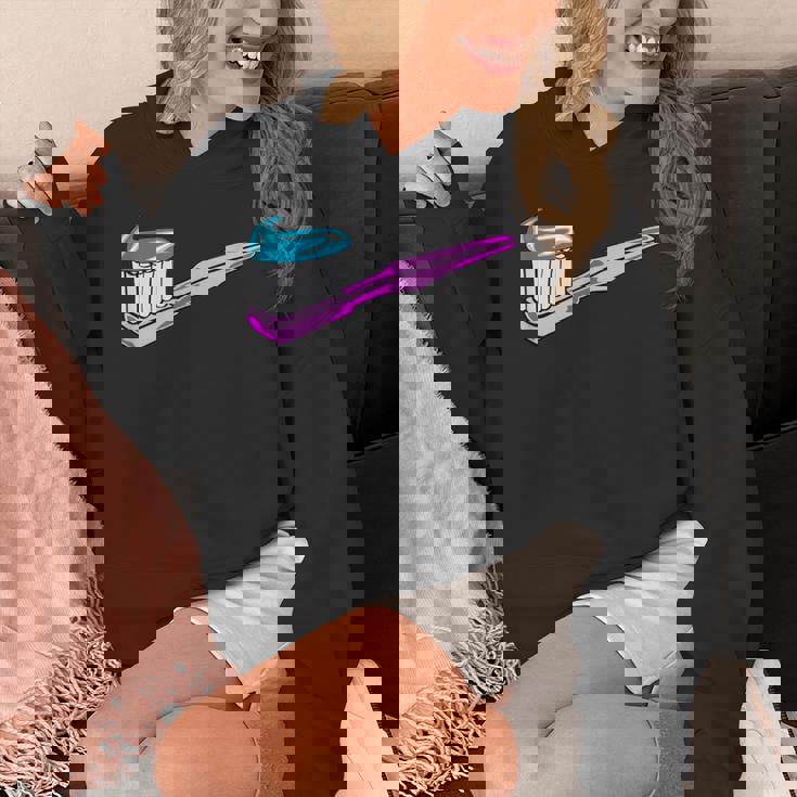 歯磨き粉付きピンク歯ブラシ パーカー