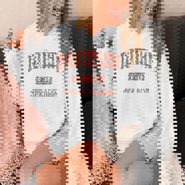 Davidson ノースカロライナ Nc ビンテージ アスレチック スポーツデザイン パーカー