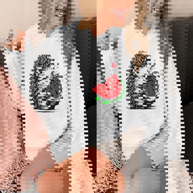 スイカの誕生日を食べるキュートで愛らしいハリネズミ Hoodie