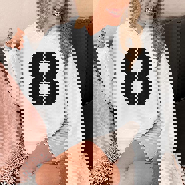 タイポグラフィ 太字 ステンシル 8番 数字 8 パーカー