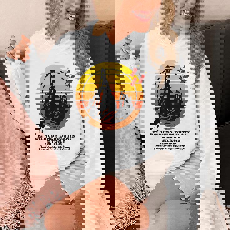 ビッグサンダーマウンテン鉄道、ワイルドトレインライド、西 パーカー