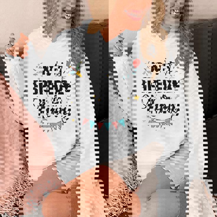 ママとしての私の1歳の誕生日パーティーイヤーを祝うママ Hoodie