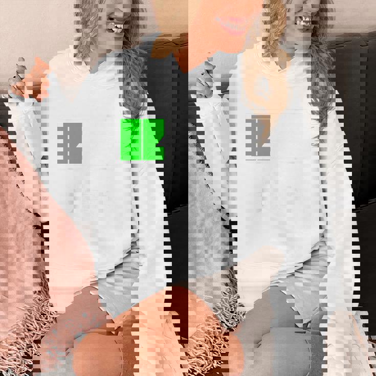 背中【充電中】電池 バッテリー おもしろ 面白い ギャグ ネタ ウケ狙い 笑える ユーモア おバカな 個性的な パーカー