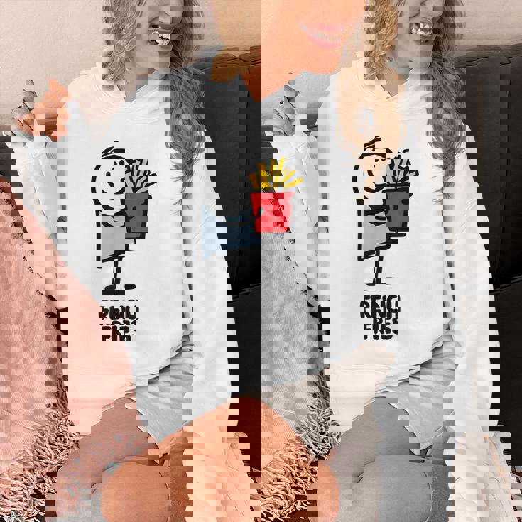 面白い漫画のキャラクターグラフィックが付いたクールでおいしいフライドポテト。 Hoodie