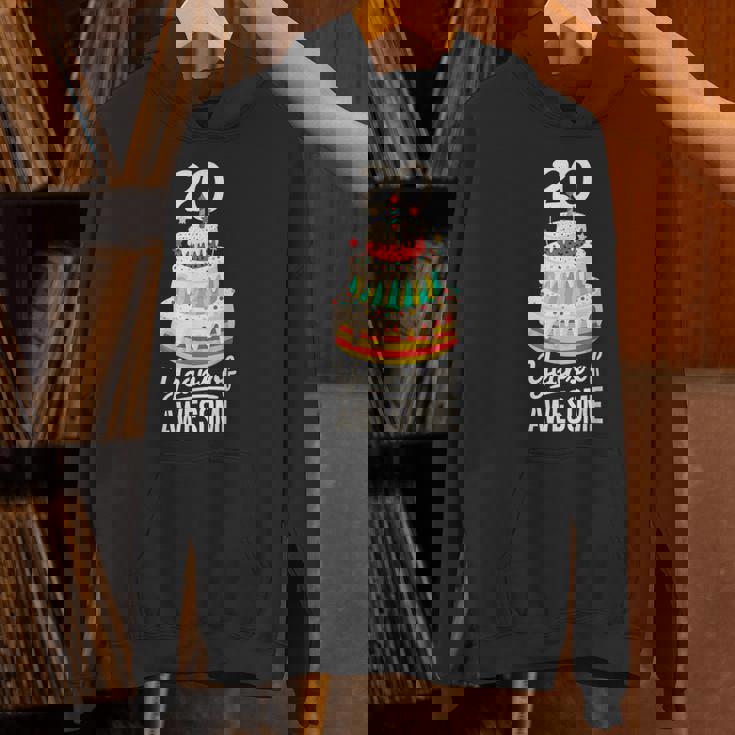 20 Years Of Awesome 20歳の誕生日ケーキ 大人用 パーカー