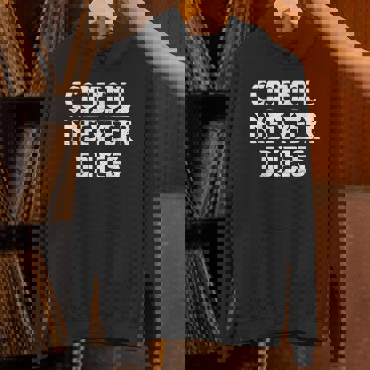 Cobol Never Dies 面白いコボルプログラマー ミニマリストデザイン パーカー