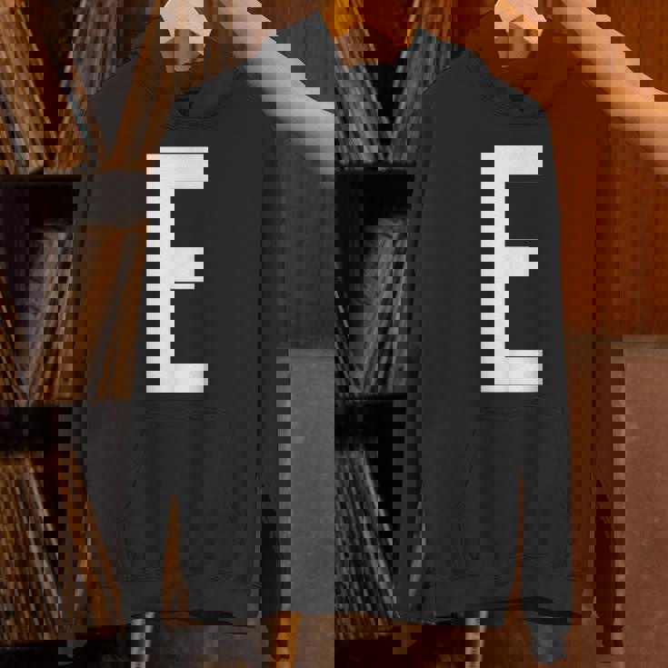 E字アルファベット モノグラム イニシャル パーカー