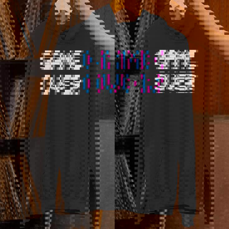 Game Over 8Bit ゲームオーバー 8ビットピクセル レトロヴィンテージビデオゲームグラフィック ゲーマー パーカー