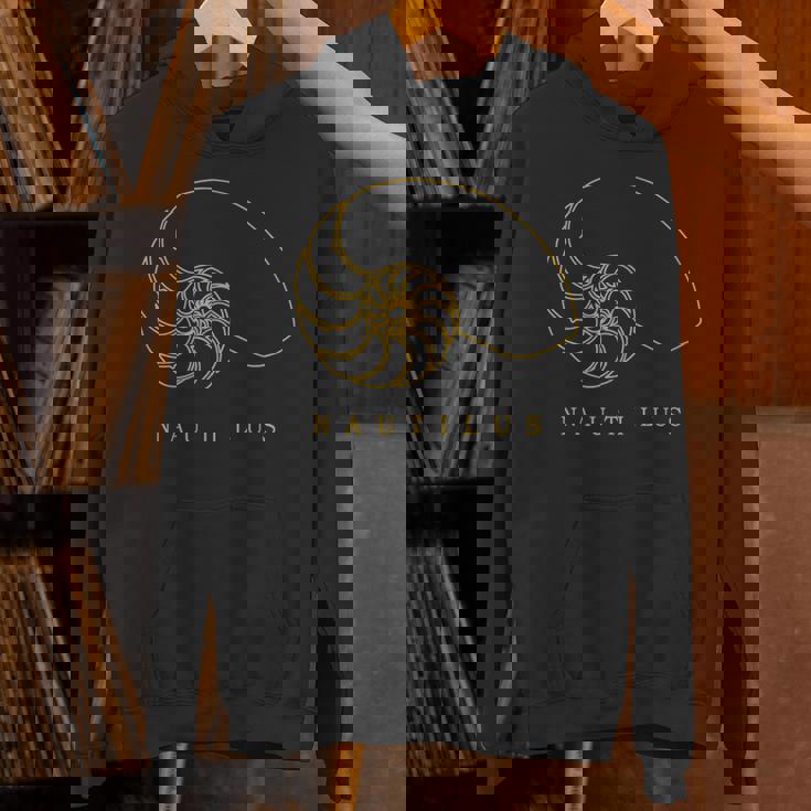 Golden Nautilus シェルtシャツ 海洋自然愛好家向け Hoodie