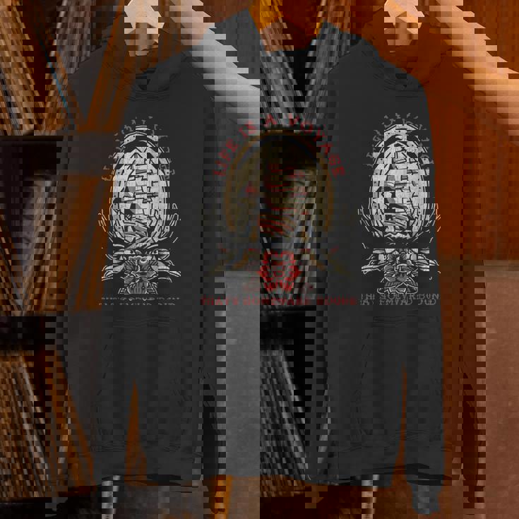 Life Is Aoyage オールドスクール セーリング船 タトゥーデザイン パーカー