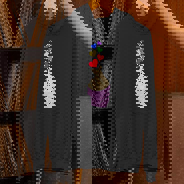 Pride レズビアン ゲイバイセクシャル トランスジェンダー 指 ハート付き パーカー