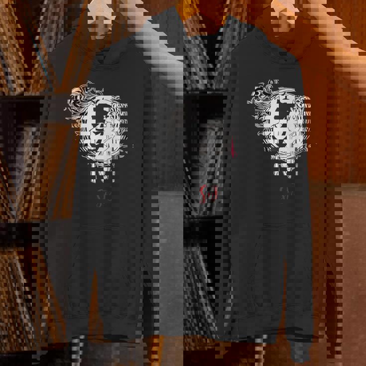 S&J-サロメとジョン・オーブリー・ビアズリー・トリビュート Hoodie