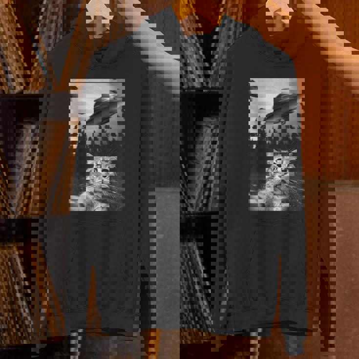 Ufo付き面白い猫セルフィー Hoodie