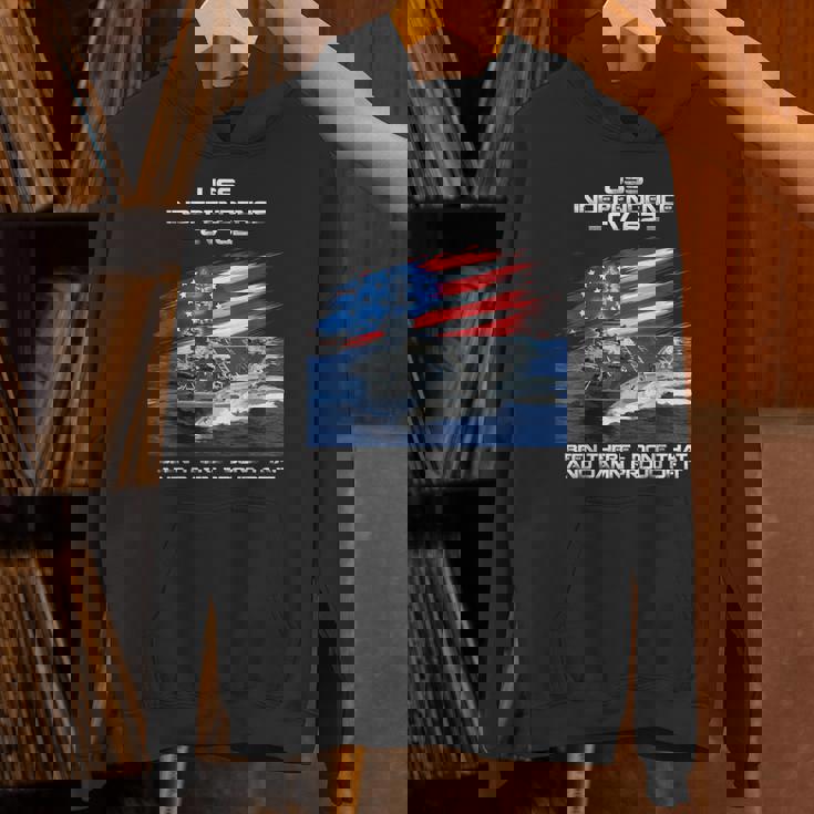 Uss インデペンデンス Cv 62 空母 退役軍人 アメリカ国旗 パーカー