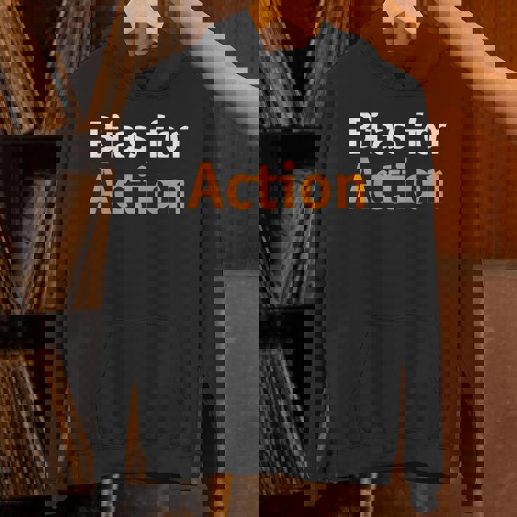 アクションへのバイアス Hoodie