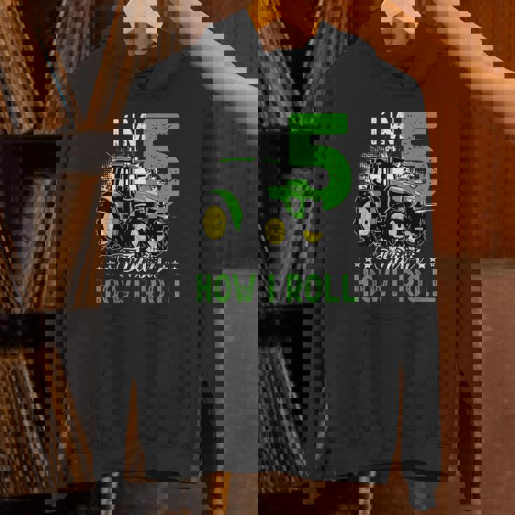 キッズ I Am 5 This Is How I Roll One Years Old Tractor 5歳の誕生日 パーカー