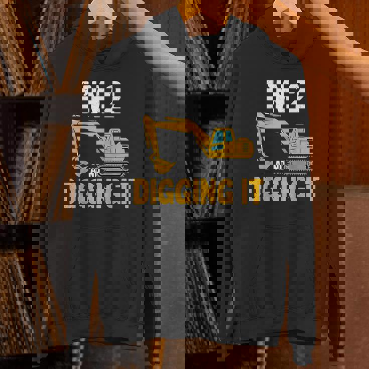 キッズ I'm 2 And Digging It 男の子向けのかわいいショベルデザイン パーカー