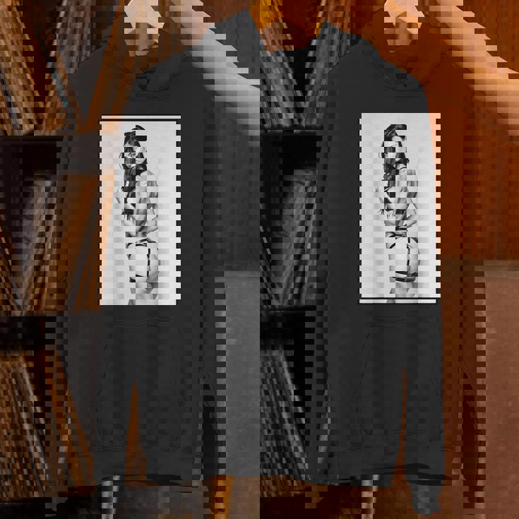 セクシーガールグラフィックtシャツ セクシーブルネットピンナップガール B&W パーカー