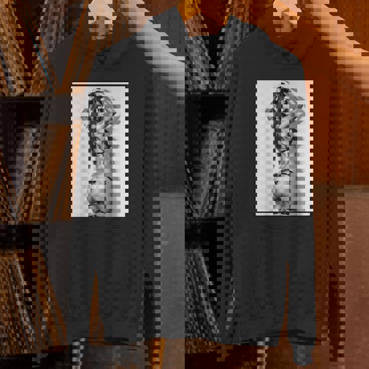 セクシーガールグラフィックtシャツ セクシーブルネットブーティーガール 3インチ B&W パーカー