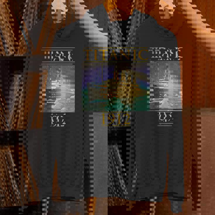 タイタニックtシャツ 帆船 ヴィンテージ クルーズベッセル 1912年 ギフト Hoodie