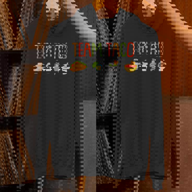 タコチューズデイの楽しみは、タコス好きのためのデザイン パーカー