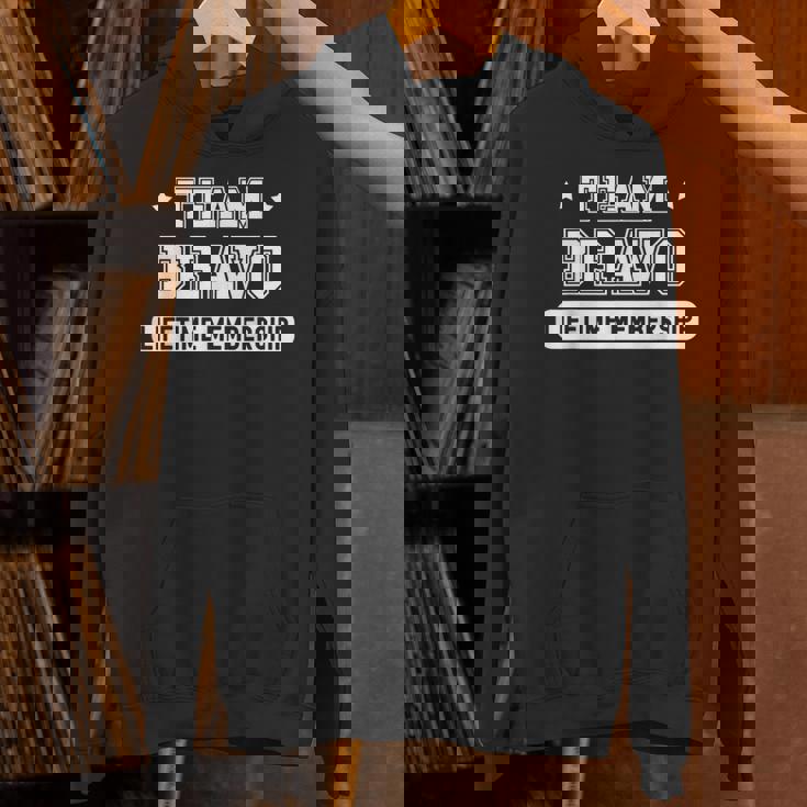 チーム ブラボ 生涯会員 面白い 家族 姓 パーカー