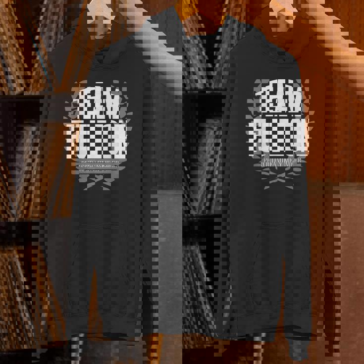 チームフルトンプラウドファミリーメンバーフルトン パーカー