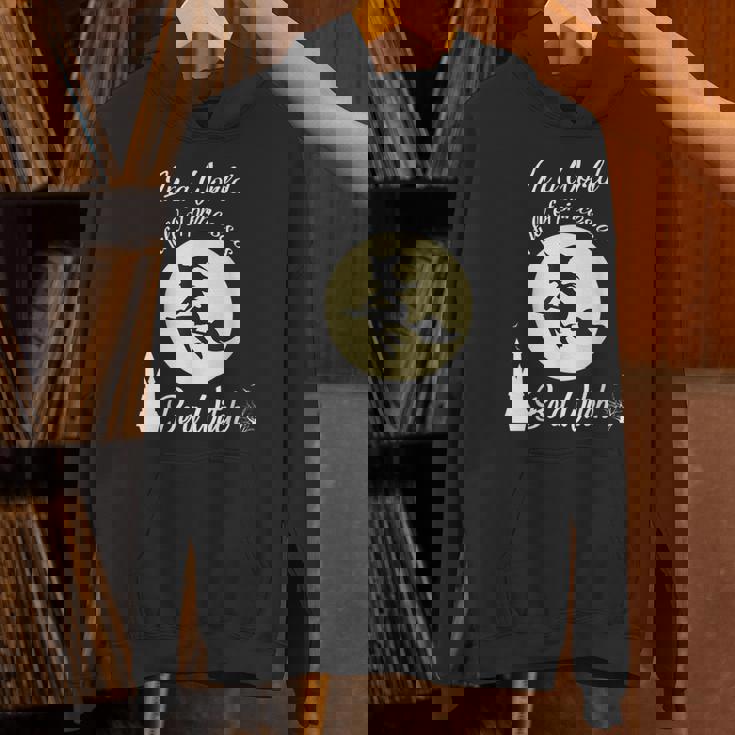 プリンセスがいっぱいの世界では魔女の月ハロウィンの贈り物になる Hoodie